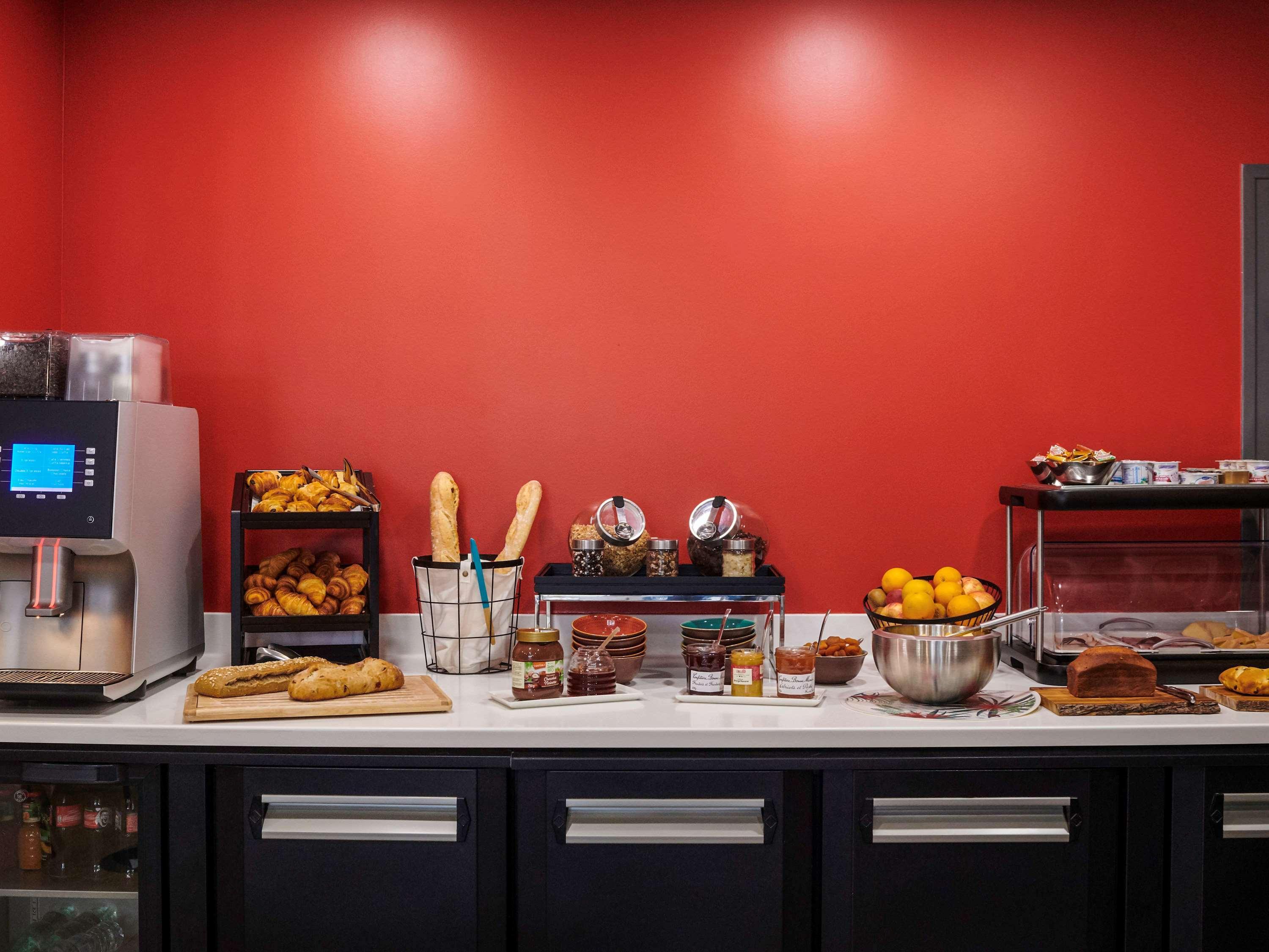 Ibis Styles Nantes Centre Place Graslin Экстерьер фото