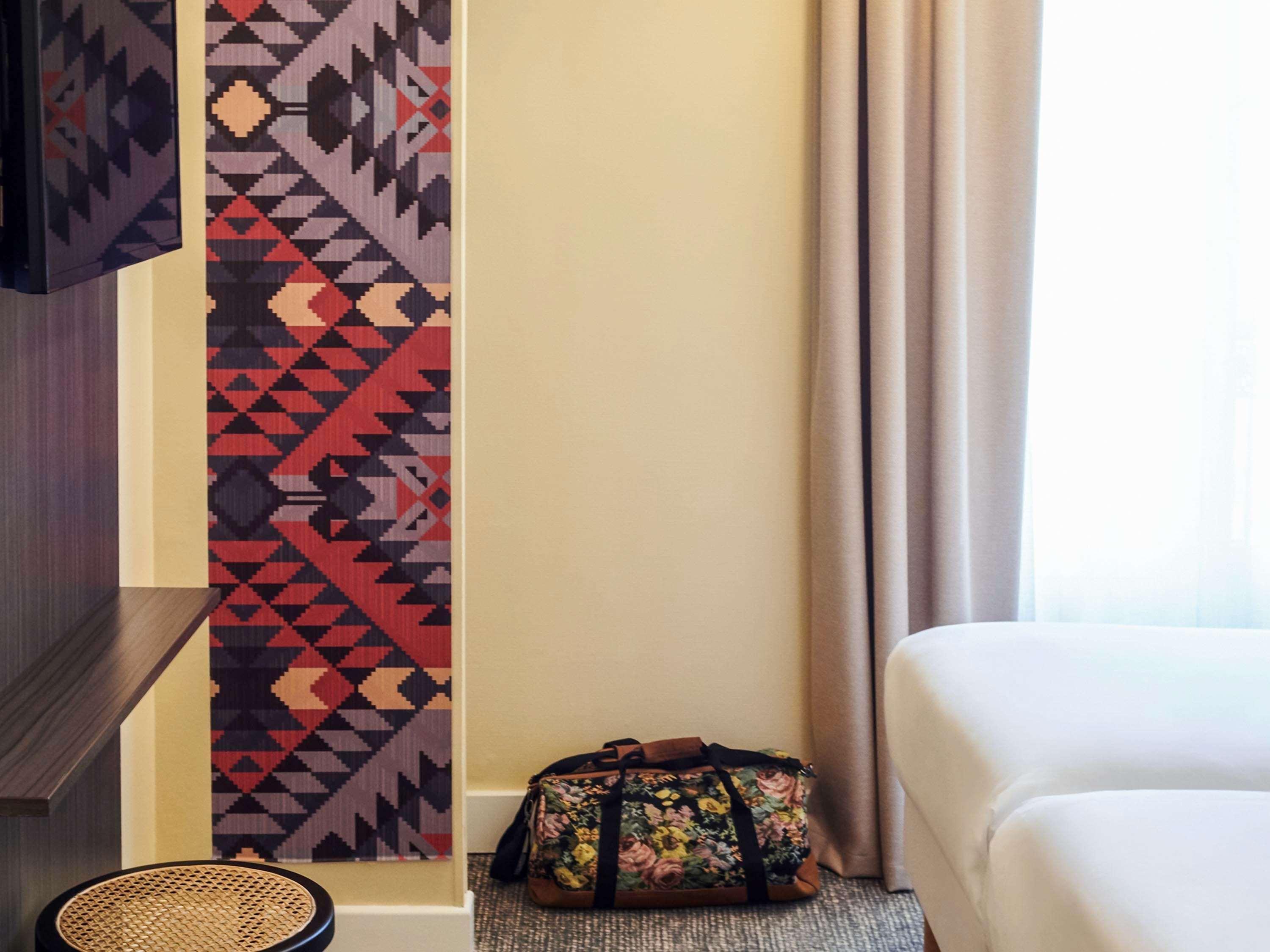 Ibis Styles Nantes Centre Place Graslin Экстерьер фото